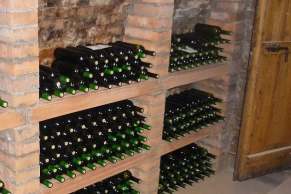 Vinný sklep u vinařské obce Kobylí - jižní Morava - vinný sklep